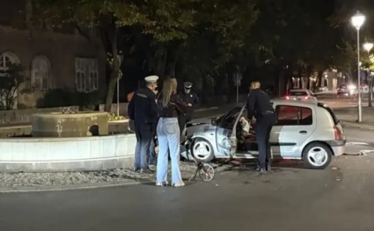 Saobraćajna nesreća u BiH: Pijani vozač udario u fontanu