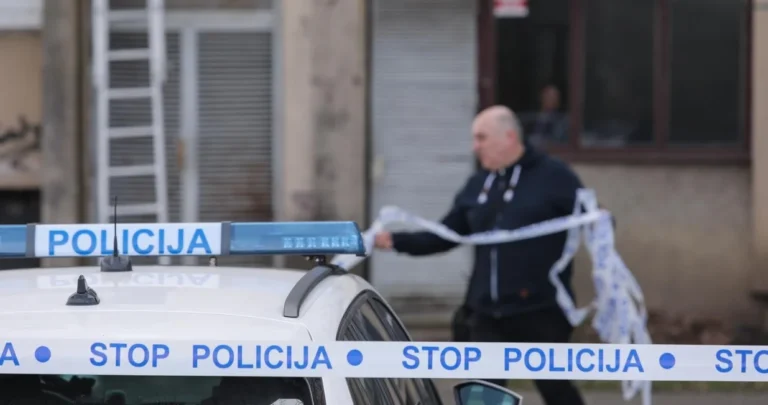 Sjećate li se mladića koji je sjekirom ubio majku i ranio njezinog partnera: Muškarac je preminuo
