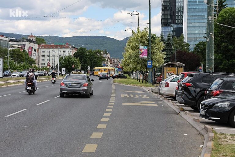Sprema se rješenje za sarajevske taksiste: Uskoro će se moći zaustavljati na autobuskim stajalištima