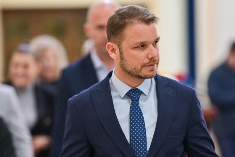 Stanivuković prozvao vlast u RS-u: Ako i Vulin govori o porazu, vrijeme je da priznate istinu