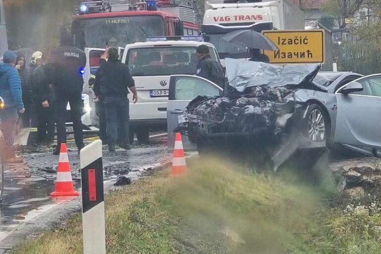 Tri osobe teško povrijeđene u nesreći kod graničnog prijelaza Izačić