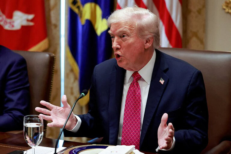 Trump nazvao predsjednika Kolumbije “liderom kartela”, zaprijetio povlačenjem novca iz zemlje