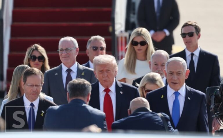 Trump u izraelskom parlamentu poručio: “Hamas će se razoružati, rat je završen”