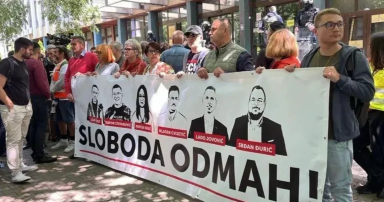‘U neverici smo’: Ukinut kućni pritvor za troje novosadskih aktivista
