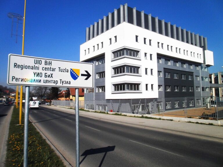 Više uplaćenih javnih prihoda nego 2024: UIO prikupila 513 miliona KM više