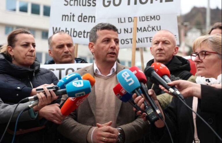 Vukanović: Neodržavanje referenduma u RS znači i izdaja i kapitulacija Dodika