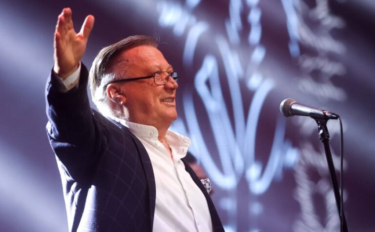 Zabranjeno pušenje se emotivnom porukom oprostilo od Halida Bešlića: “Tvoj vječni osmijeh…”