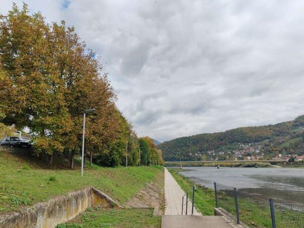 Zatvorenici KPZ Sarajevo čistili korito rijeke Drine