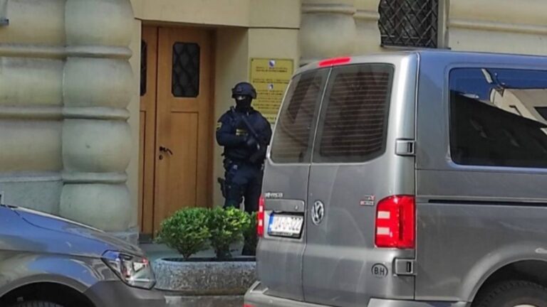 Policajac Amar Turčalo je uhapšen u Sarajevu, drugi oslobođen optužbi