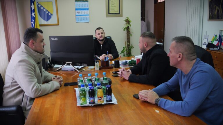 Direktor zeničkog zatvora uručio vrijednu donaciju Kantonalnoj bolnici Zenica