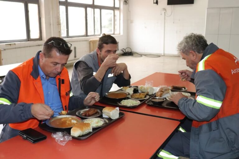 Nova energija u Željezari Zenica: Direktor Hamzić doručkovao s radnicima i najavio velike promjene