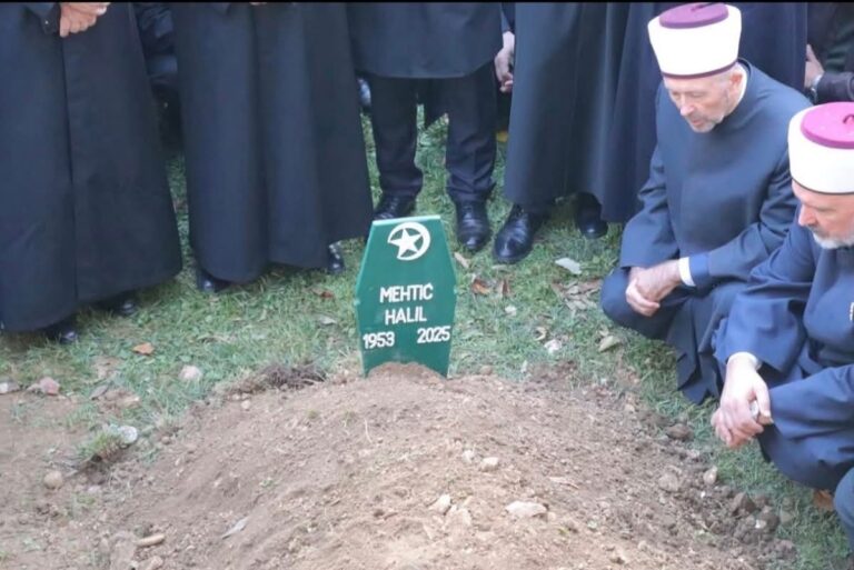 NAKON DŽENAZE HALILU MEHTIĆU U ZENICI: Ovo je njegova prva noć u kaburu – i svi govore o tome