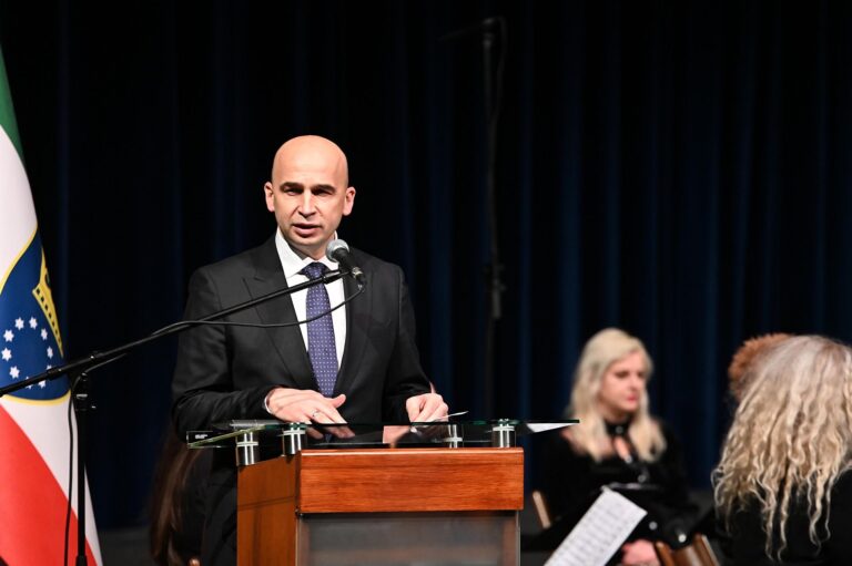 Premijer Pivić na svečanoj akademiji povodom Dana državnosti BiH: Neka nas patriotski naboj ujedinjuje i jača, nastavimo graditi i voditi domovinu ka boljoj budućnosti