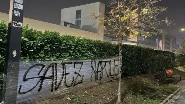 Širom Bosne i Hercegovine osvanule parole: “Nas ne možete kupiti”