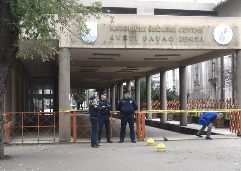 Šokantan slučaj u Zenici: Spriječen mogući masakr u KŠC, učenik objavio spisak za likvidaciju!