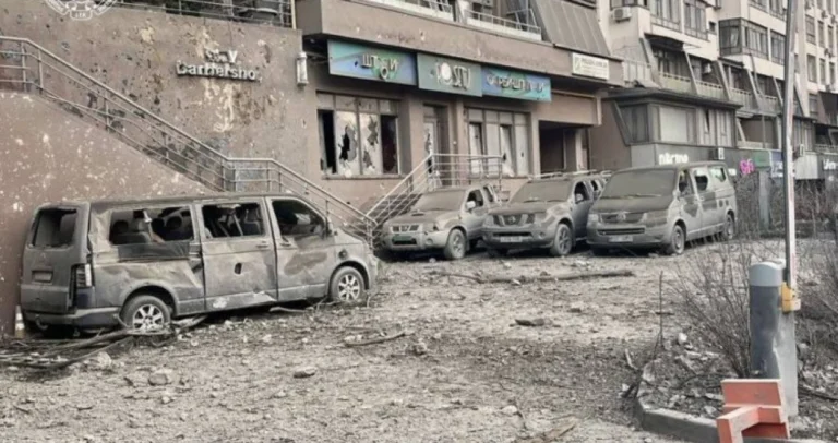 Azerbejdžan oštro protestovao: Ruska raketa Iskander pala na kompleks ambasade u Kijevu