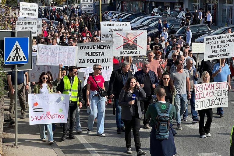Tuzlaci danas izlaze na protest zbog tragedije u Domu penzionera i podvođenja maloljetnica