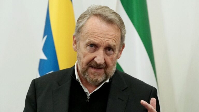 Bakir Izetbegović: Obećavamo duplo veće plate i penzije za osam do deset godina