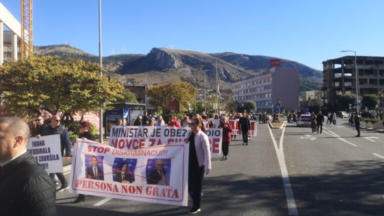 Borba medicinara u Hercegovini za bolji položaj ne jenjava: Danas ponovo na ulicama