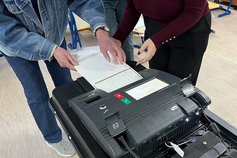 CIK raspisao tender težak 88 miliona KM: Nabavlja sisteme za biometrijsku identifikaciju i skenere listića