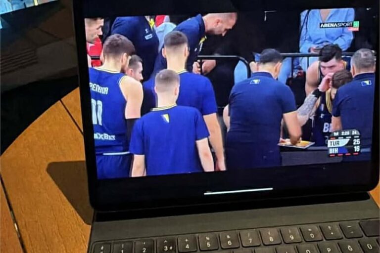 Džanan Musa iz Dubaija na laptopu pratio utakmicu naših košarkaša protiv Turske