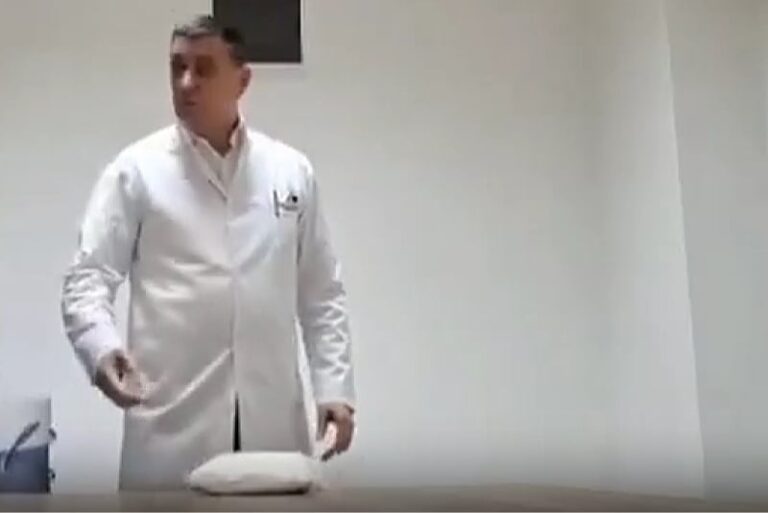 Da li je moralno i etički ispravno da Đajić nakon skandala s drogom ostane na čelu UKC-a RS?