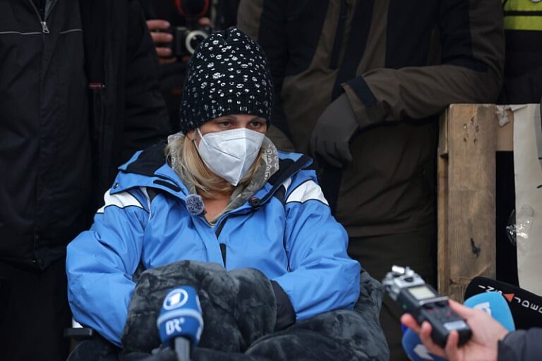 Dijana Hrka odvezena u bolnicu nakon što joj je pozlilo, javio se Vučić: “Dobila je priliku za nastavak života”