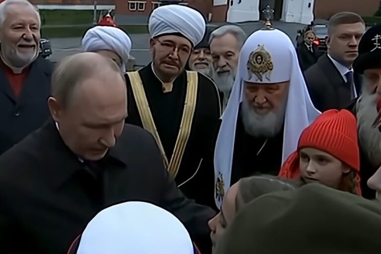 Djevojčica zatekla Putina pitanjem o ranjenom stricu, on zbunjeno obećao: “Naći ćemo ga”