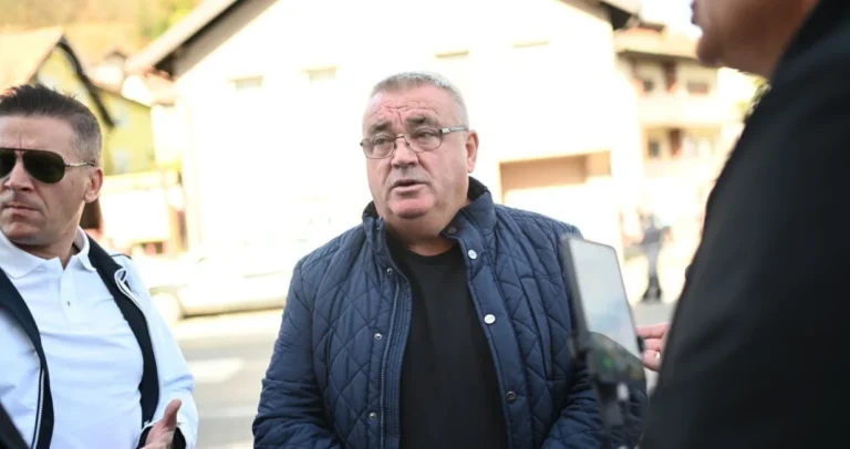 Došli smo do zida – Muriz Memić na protestnom skupu: Monstruozno je ovo što se desilo!