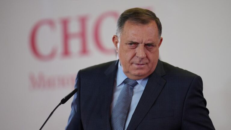 Dodik nakon zabrane slijetanja mađarskog aviona: “Tu BiH treba da odnese oluja, sve živo da ne postoji”