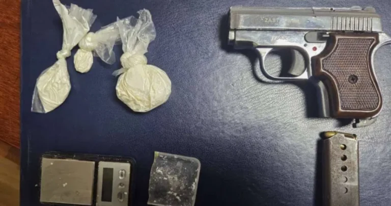 Muškarac policiji predao drogu i pištolj