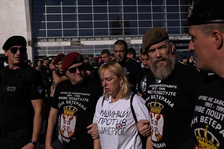 Emotivni govori obilježili skup u Novom Sadu: Majka stradalog dječaka najavila da kreće u štrajk glađu