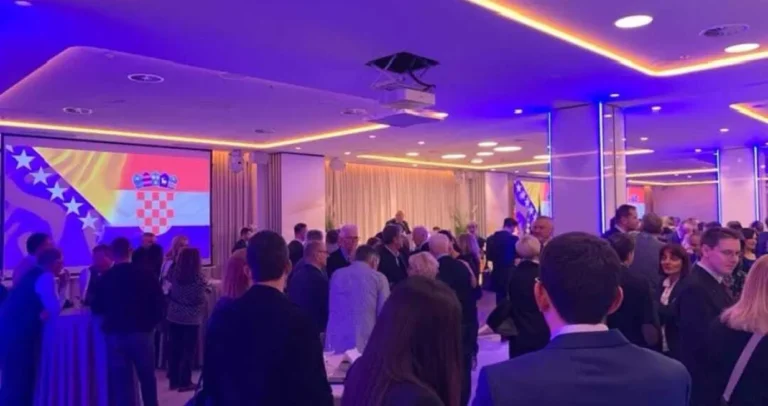 (FOTO) Dan državnosti BiH obilježen i u Zagrebu: Simbol zajedništva, mira i tolerancije