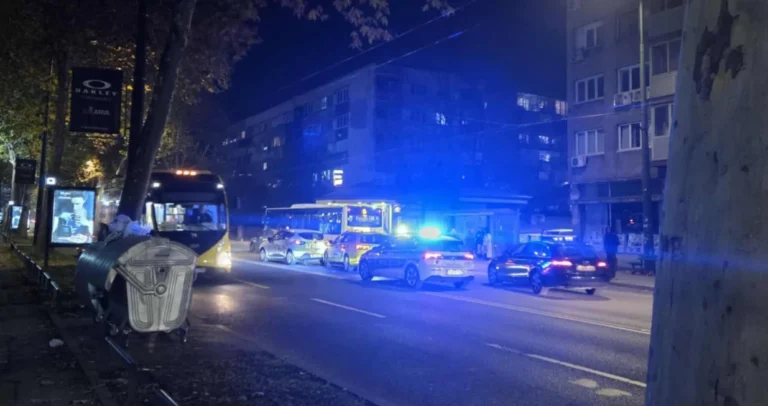 (FOTO) Ko ne mora, neka ne ide: Udes izazvao saobraćajni kolaps u centru Sarajeva