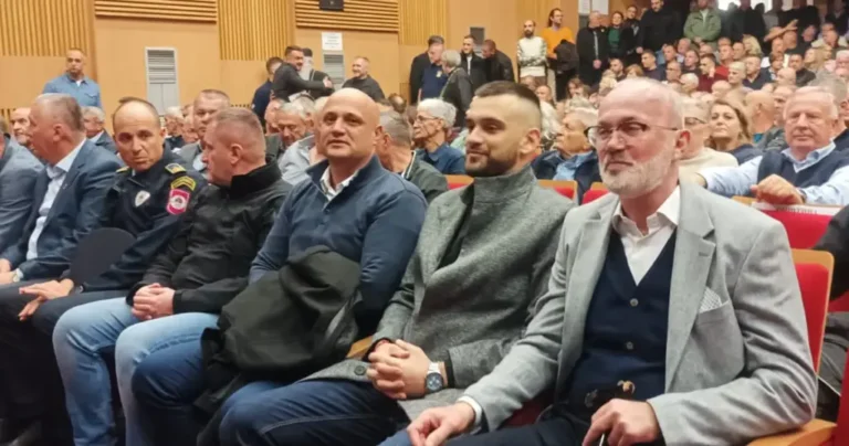 Uvreda za ubijene: Optuženi za ratne zločine ne može na suđenja, ali može na promociju filma