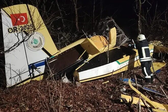 Hrvatska: Objavljene slike mjesta nesreće gdje se srušio turski avion, pronađeno izgorjelo tijelo pilota