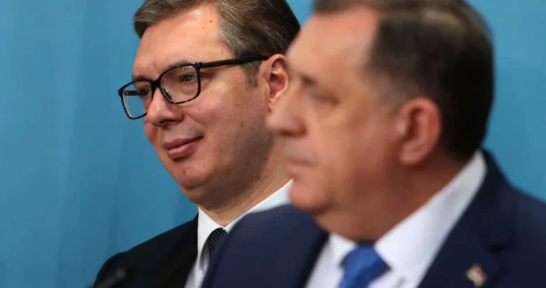 Hrvatski medij: Sad znamo zašto su Amerikanci ukinuli sankcije Dodiku, a Vučić ga slijedi…