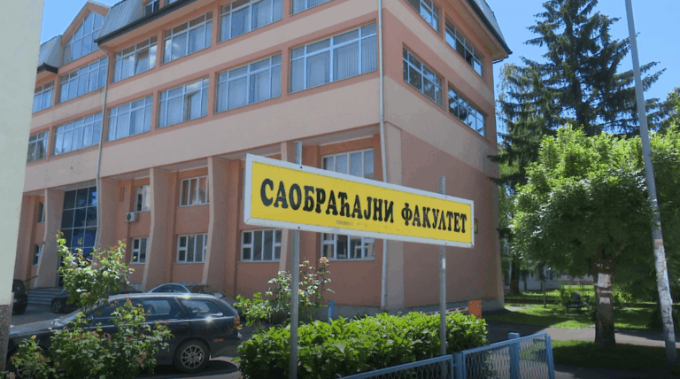Studenti u Doboju tvrde da se na fakultetu širi nacionalizam