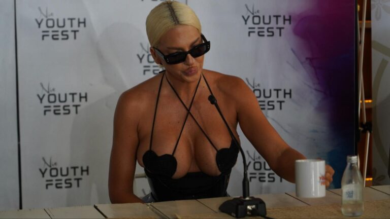 Karleuša izazvala reakcije zbog komentara o skupu u Novom Sadu: Od tragedije ste napravili farsu s palestinskim zastavama