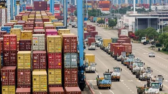 Kina suspenduje ‘posebne lučke takse’ za američke brodove