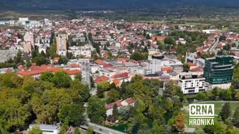 Krajina propada, kancelarijski doušnici cvjetaju