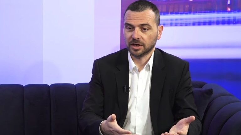 Magazinović: BiH nije samo mahati zastavom, već plaćati porez, puna im usta BiH, a ne poštuju je