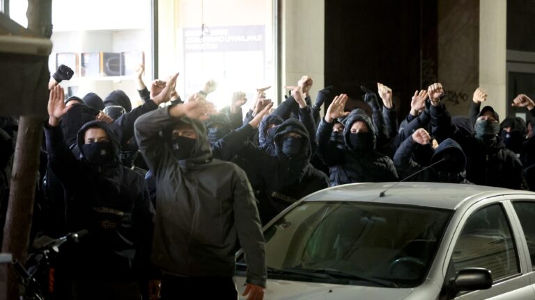 Maskirani muškarci uzvikivali ustaške parole ispred Srpskog kulturnog centra u Zagrebu