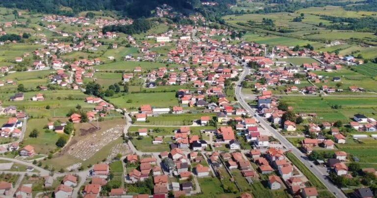 Masovno trovanje vodom u Orahovici: 40 osoba završilo u hitnoj