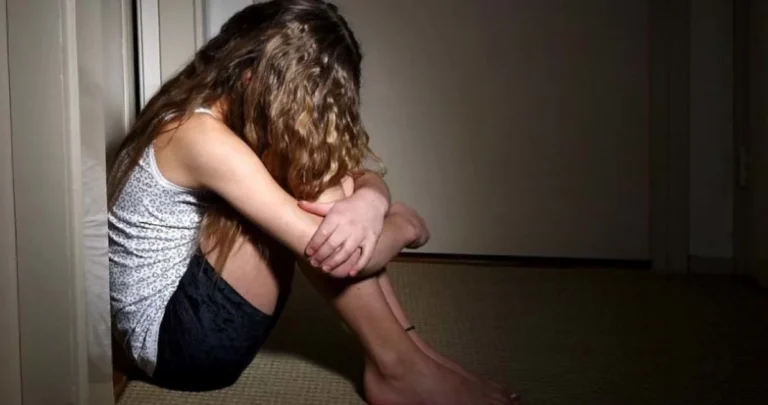 Mučan slučaj u bh. komšiluku: Dječak danima spolno zlostavljao vlastitu sestru dok je spavala