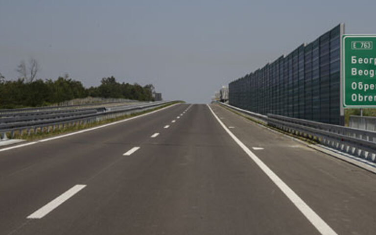 Muškarac i šestomjesečna beba izgubili život u stravičnoj nesreći na autoputu