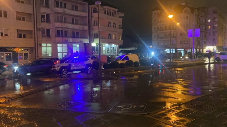 Napeto u Banja Luci: Otkazana svečana akademija, grupa ljudi uzvikivala ‘Srbija, Srbija’