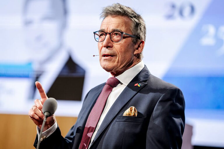 Nekad prvi čovjek NATO-a: Ukrajini prijeti vječni rat ukoliko Evropa ne pojača pritisak na Rusiju