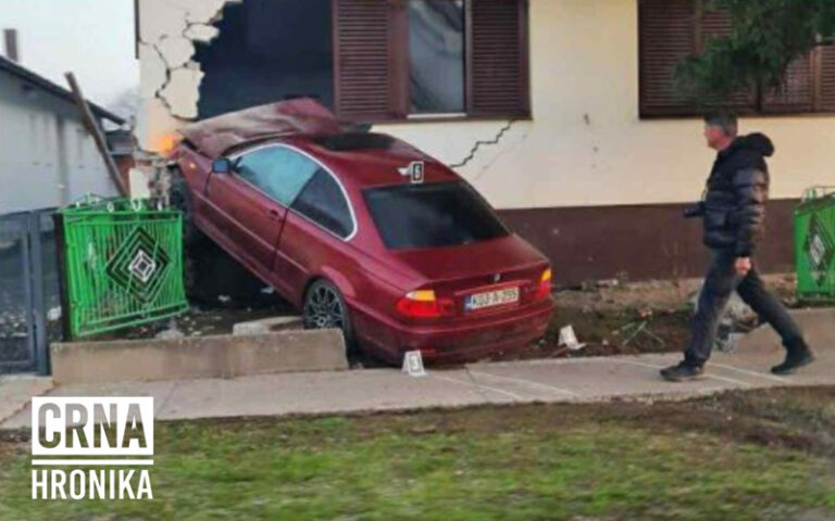 Nesvakidašnja nesreća u BiH: Zaspao za volanom BMW-a pa se zabio u tuđu spavaću sobu