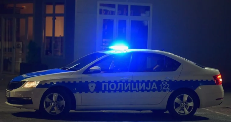 Noćna drama u bh. gradu: Polupao inventar u kafani i policijski automobil, uhapšen je